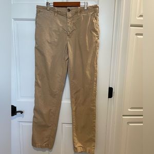 American Eagle Men’s pants 33x34, slim straight, next level flex